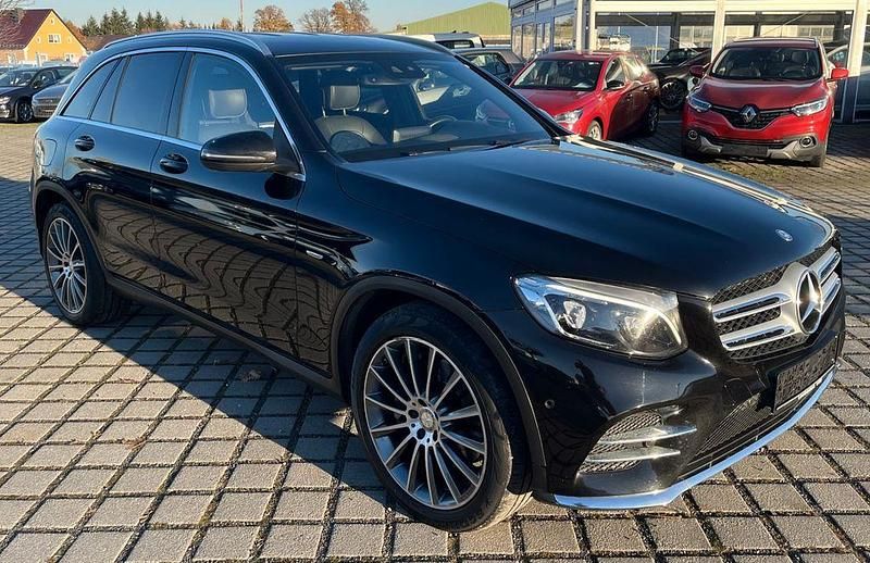 Schwarz Gebraucht 2016 Mercedes GLC250 AMG SUV | 21.500 € (Guter Preis) - Bild 1/4