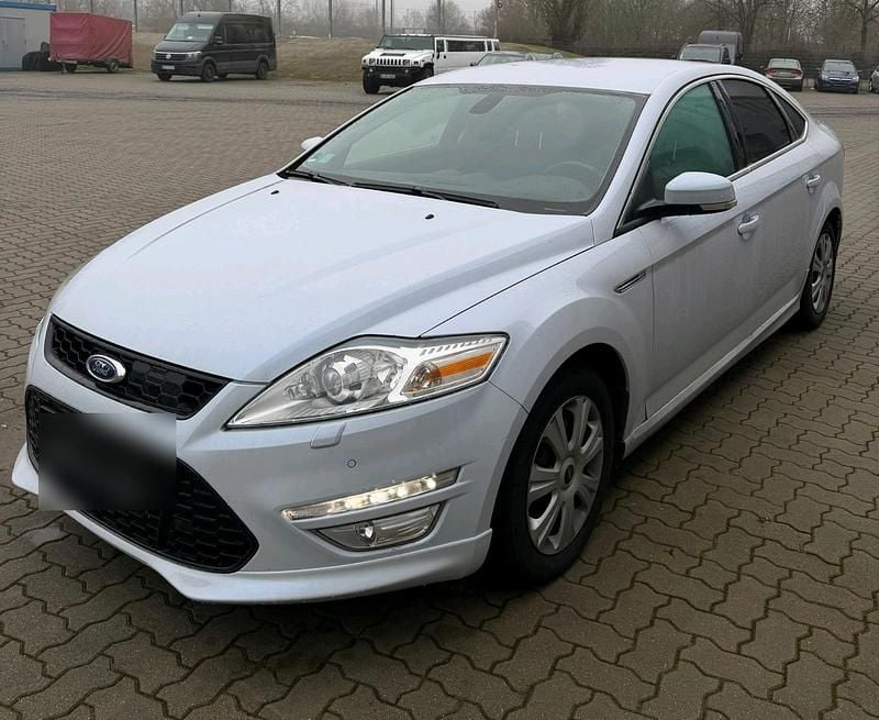 Weiß Gebraucht 2010 Ford Mondeo Limousine | 4.300 € (Guter Preis) - Bild 1/4
