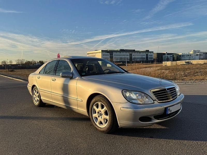 Silber Gebraucht 2002 Mercedes S320 Limousine | 8.400 € (Etwas zu teuer) - Bild 1/4
