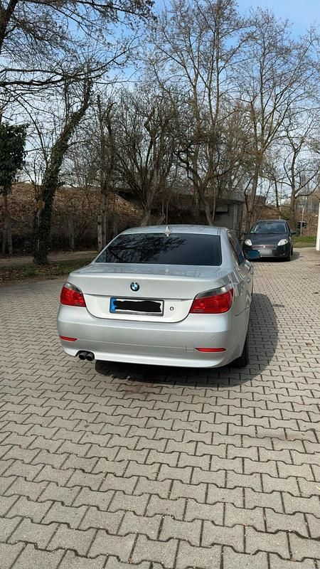 Gebraucht BMW 520 170 PS (125 kW) 2004 Silber Limousine