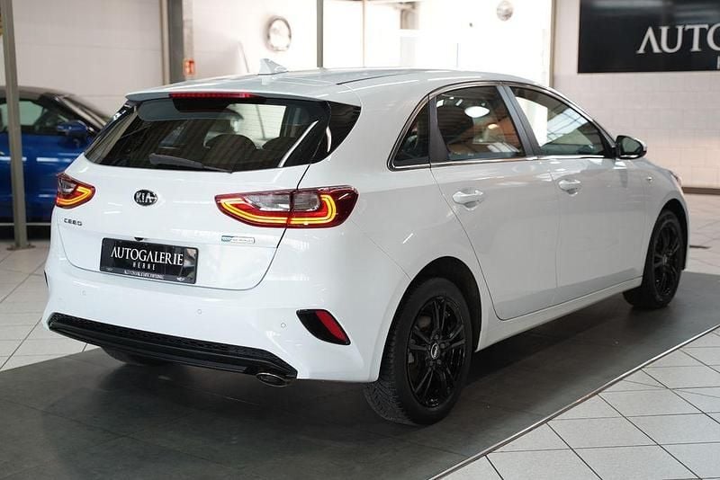 Gebraucht Kia Ceed Vision 136 PS (100 kW) 2020 Weiß Kleinwagen