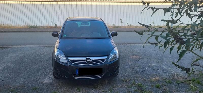 Schwarz Gebraucht 2011 Opel Zafira Van / Kleinbus | 4.000 € (Teuer) - Bild 1/4