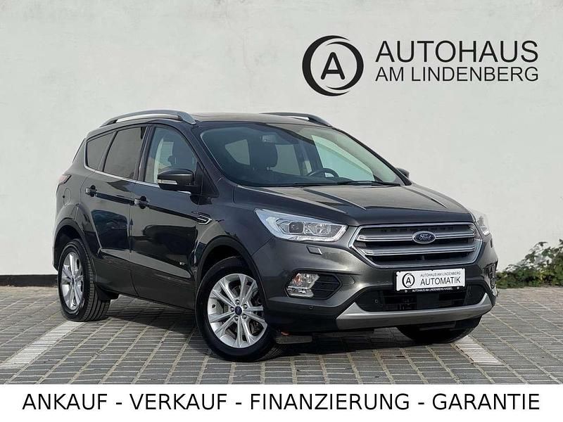 Gebraucht Ford Kuga Titanium 182 PS (133 kW) 2018 Grau SUV