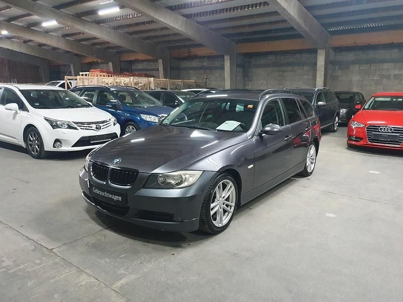 Grau Gebraucht 2006 BMW 320 Sport Line Kombi | 2.222 € (Superpreis) - Bild 1/4