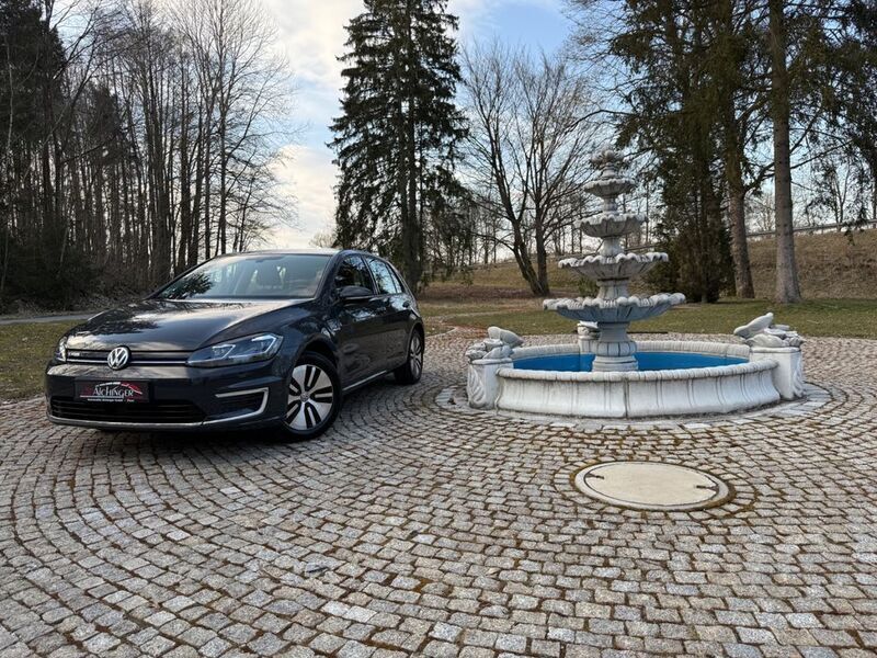 Grau Gebraucht 2019 VW e-Golf Kleinwagen | 14.490 € (Guter Preis) - Bild 1/4