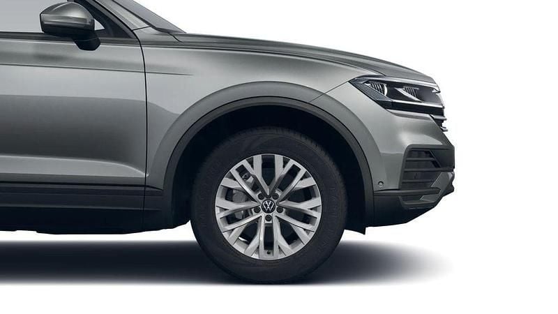 Gebraucht VW Touareg Basis 231 PS (169 kW) 2025 Siliziumgrau metallic (metallic) SUV