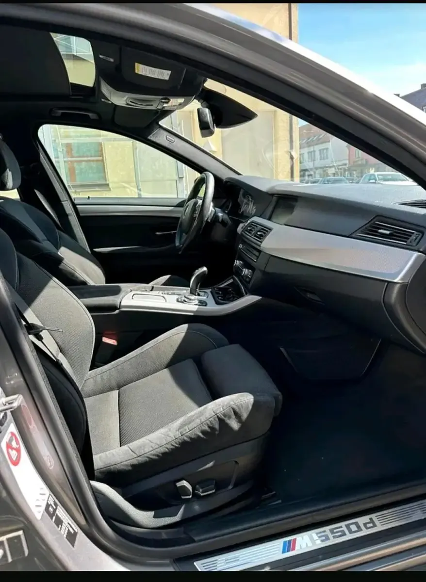 Gebraucht BMW M550 381 PS (280 kW) 2012 Grau Limousine
