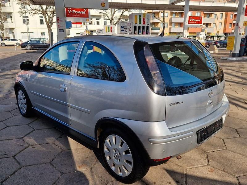 Gebraucht Opel Corsa 80 PS (58 kW) 2005 Silber Kleinwagen