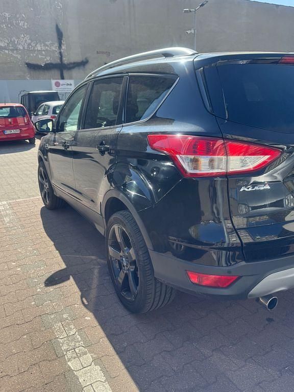 Gebraucht Ford Kuga Individual 150 PS (110 kW) 2016 Schwarz SUV