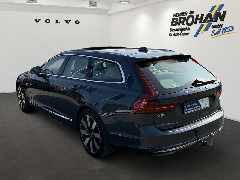 Second-hand Volvo V90 Ultimate 455 CP (334 kW) 2024 Albastru Break