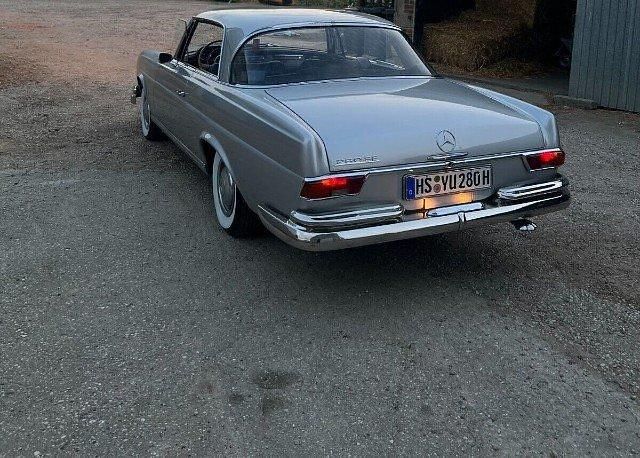 Gebraucht Mercedes W111 160 PS (117 kW) 1964 Silber Coupé