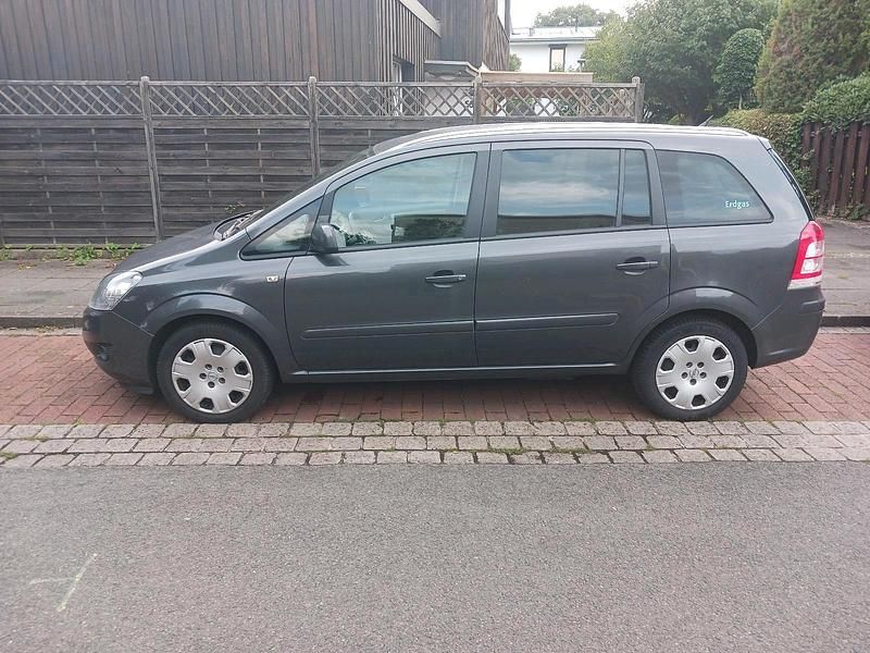 Gebraucht Opel Zafira 140 PS (102 kW) 2012 Grau Van / Kleinbus