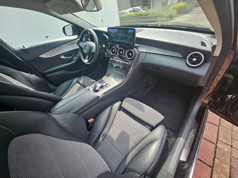 Gebraucht Mercedes C220 Avantgarde 170 PS (125 kW) 2014 Schwarz Limousine