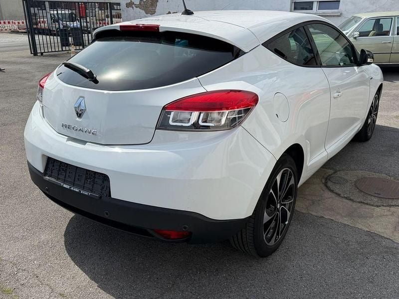 Gebraucht Renault Mégane III Bose Edition 132 PS (97 kW) 2014 Weiß Coupé