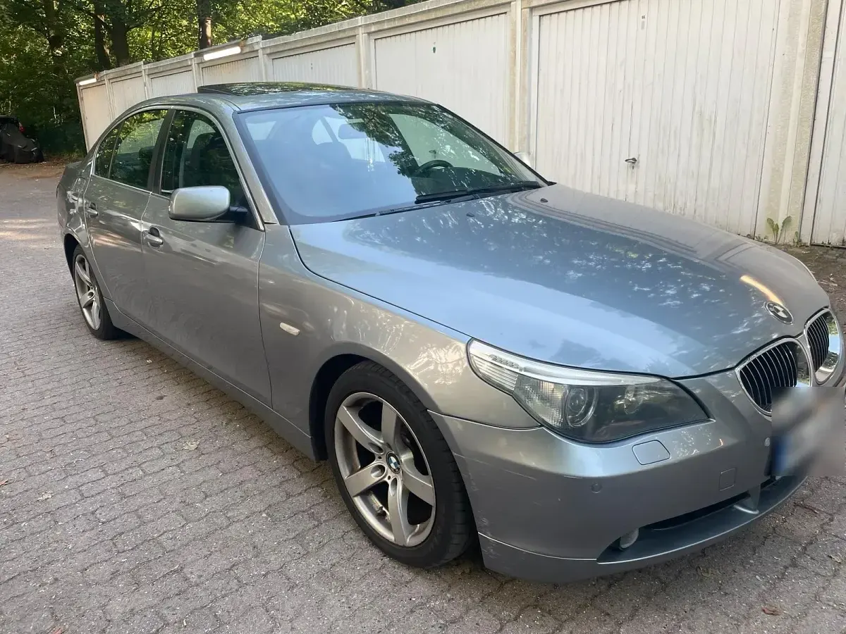 Gebraucht BMW 523 177 PS (130 kW) 2006 Grau Limousine