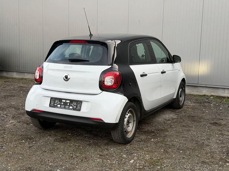 Usata Smart ForFour Basis 71 CV (52 kW) 2019 Nero Utilitaria