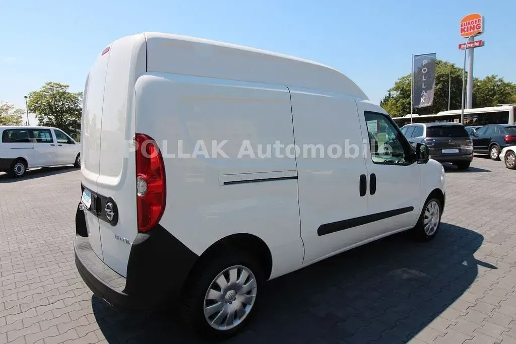 Gebraucht Opel Combo 105 PS (77 kW) 2015 Weiß Van / Kleinbus