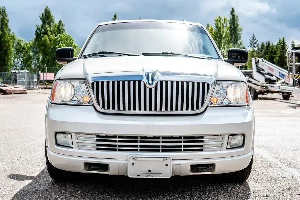 Gebraucht Lincoln Navigator 305 PS (224 kW) 2005 Weiß SUV