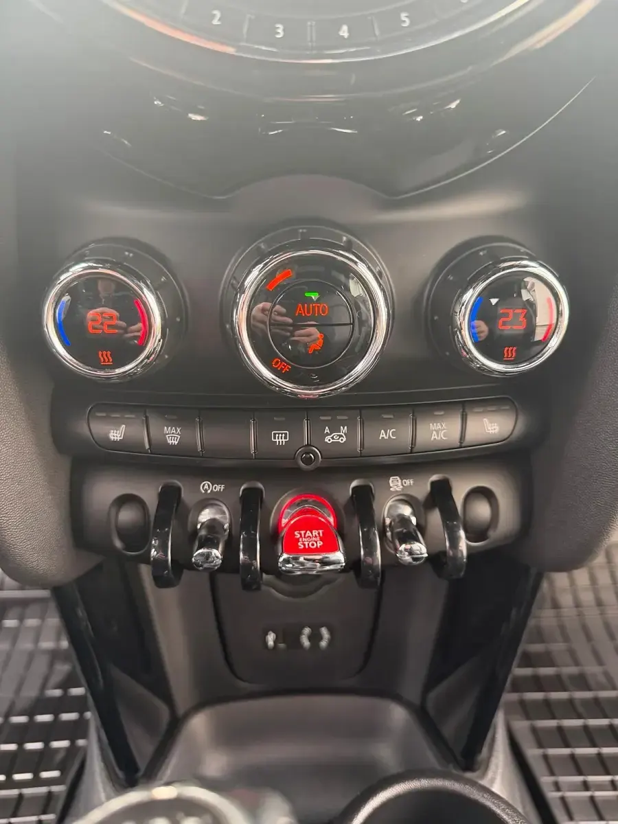 Gebraucht Mini Cooper Cabriolet 136 PS (100 kW) 2016 Grün Cabrio