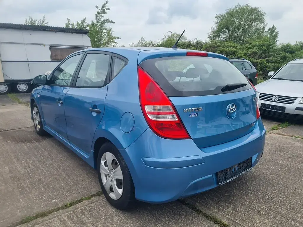 Gebraucht Hyundai i30 Classic 90 PS (66 kW) 2012 Blau Kombi