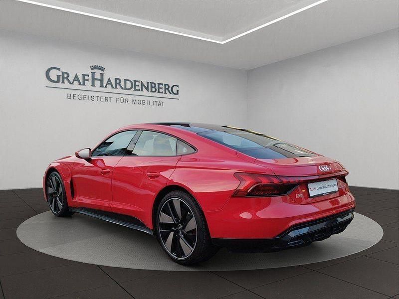 Gebraucht Audi e-tron GT quattro Sport 439 kW (598 PS) 2022 Rot Limousine