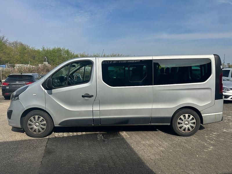 Gebraucht Opel Vivaro 145 PS (106 kW) 2017 Grau Van / Kleinbus