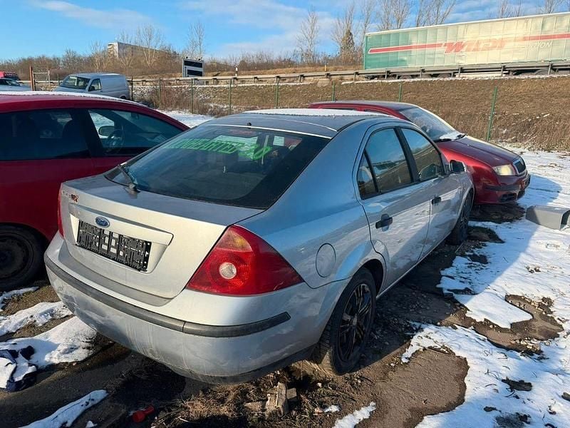 Gebraucht Ford Mondeo 116 PS (85 kW) 2002 Silber Limousine