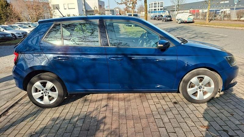Gebraucht Skoda Fabia Style 95 PS (69 kW) 2017 Blau Limousine