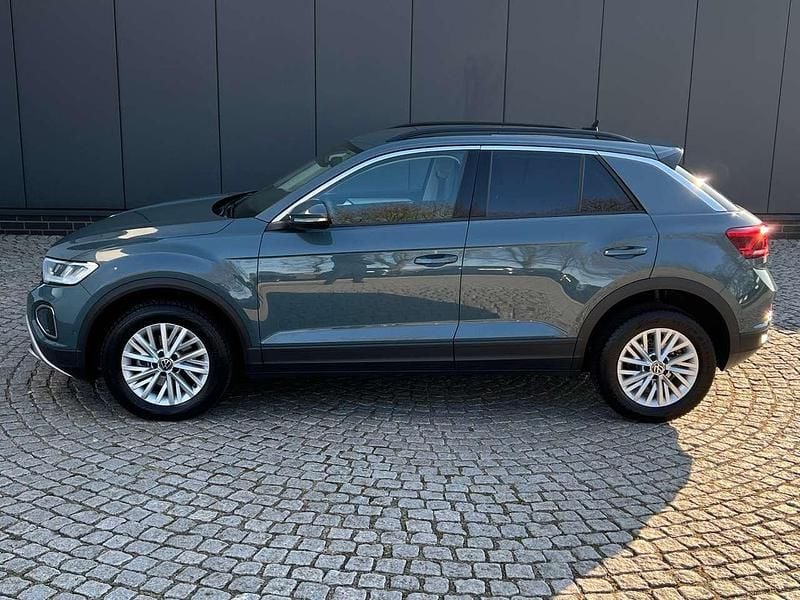 Gebraucht VW T-Roc Life 116 PS (85 kW) 2025 Petroleum blue metallic SUV