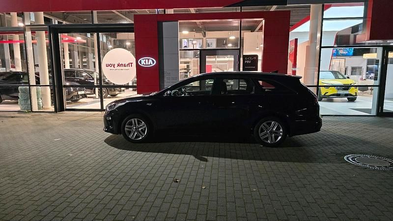 Schwarz Gebraucht 2020 Kia Ceed Sportswagon Vision Kombi | 16.990 € (Guter Preis) - Bild 1/4