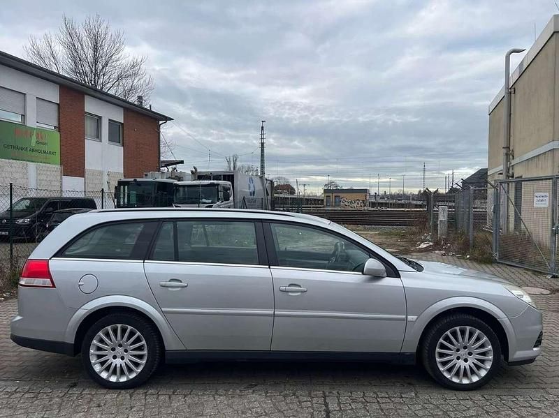 Gebraucht Opel Vectra Edition 155 PS (114 kW) 2007 Silber Kombi