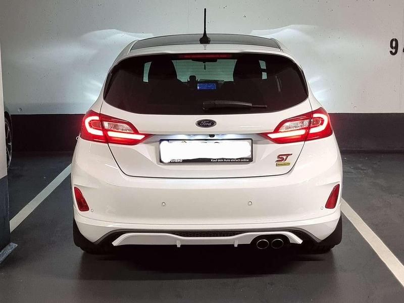 Gebraucht Ford Fiesta ST 256 PS (188 kW) 2018 Weiß Kleinwagen