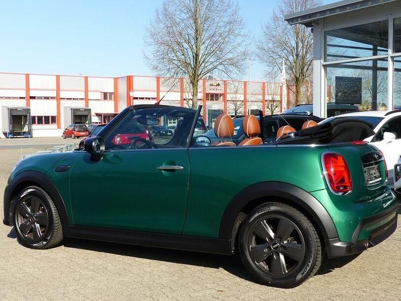 Gebraucht Mini Cooper Classic 136 PS (100 kW) 2022 Grün Kleinwagen