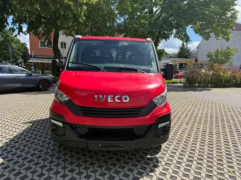 Używany Iveco Daily 136 KM (100 kW) 2017 Czerwony Van