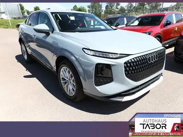Neu Audi Q3 Sportback Ambiente 204 PS (150 kW) 2026 Grau SUV