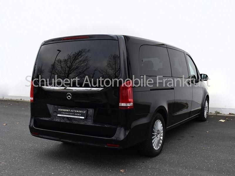 Gebraucht Mercedes V300 Avantgarde Edition 237 PS (174 kW) 2021 Obsidianschwarz Van / Kleinbus