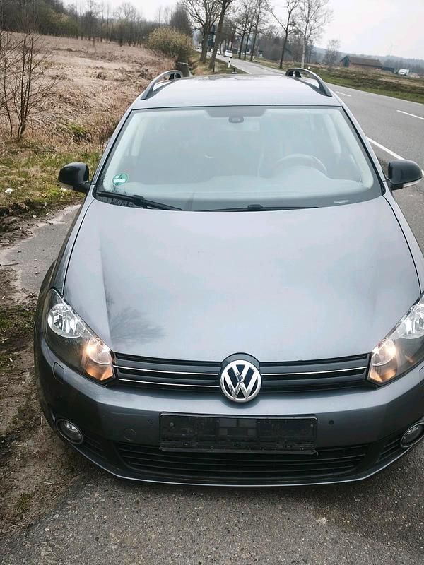 Gebraucht VW Golf VII 105 PS (77 kW) 2012 Andere farben Kombi