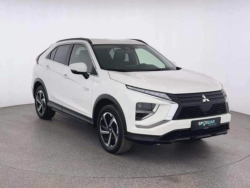 Gebraucht Mitsubishi Eclipse Cross Basis 188 PS (138 kW) 2022 Weiß SUV