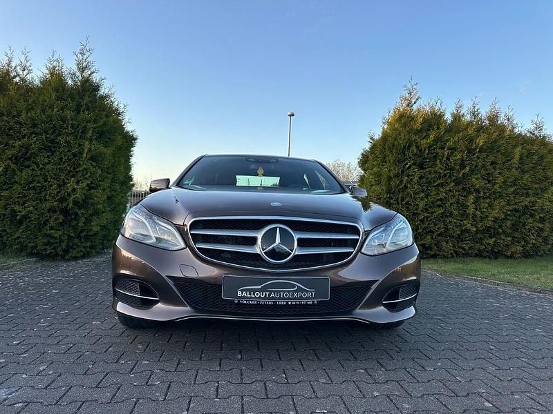 Gebraucht Mercedes E300 231 PS (169 kW) 2014 Braun Limousine