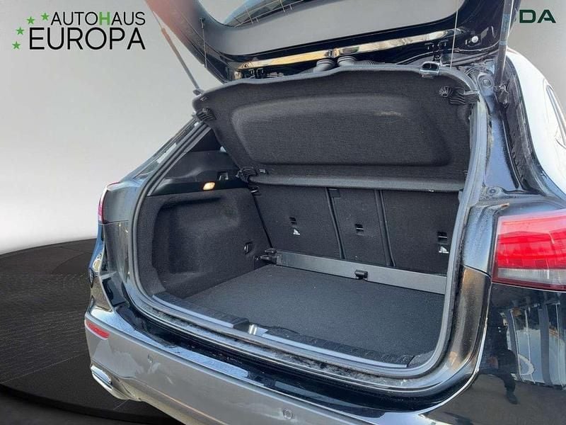 Gebraucht Mercedes GLA200 Progressive 163 PS (119 kW) 2022 Nachtschwarz unilack SUV