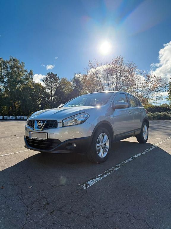 Silber Gebraucht 2012 Nissan Qashqai Acenta SUV | 8.900 € (Teuer) - Bild 1/4