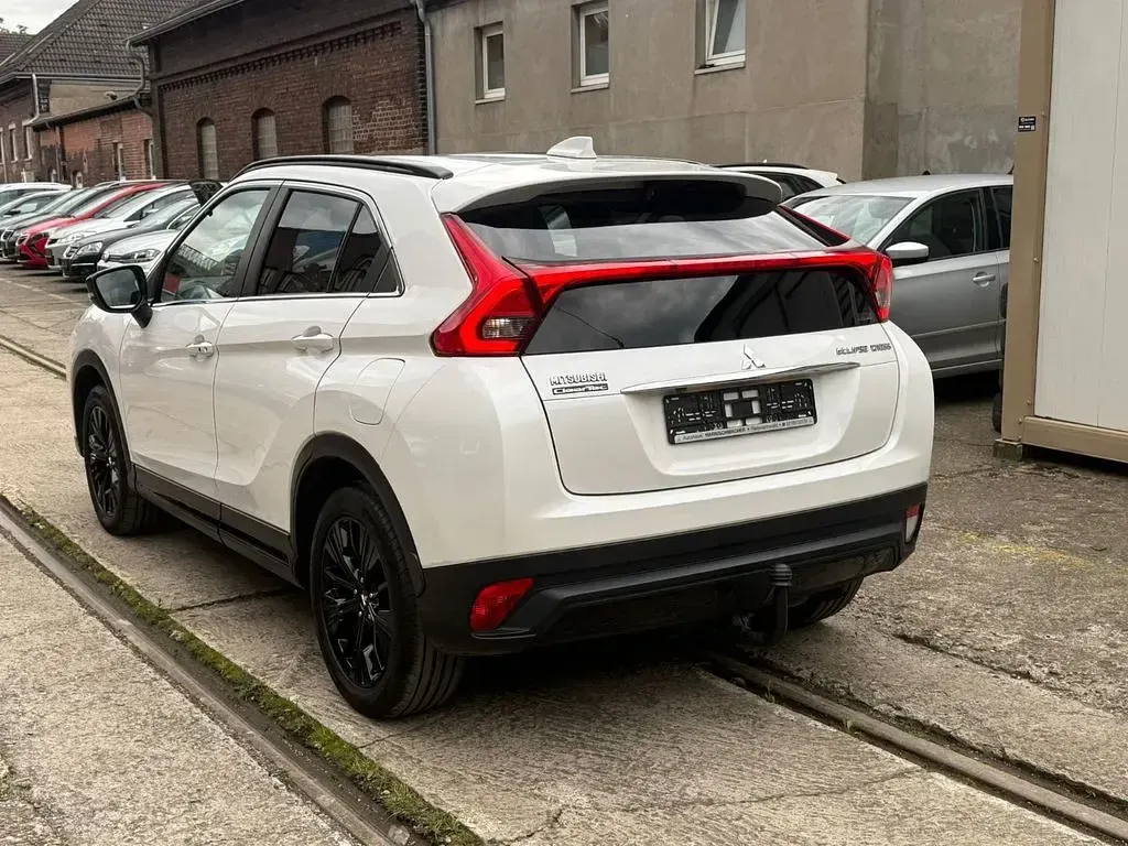 Gebraucht Mitsubishi Eclipse Cross Active 148 PS (108 kW) 2019 Weiß SUV