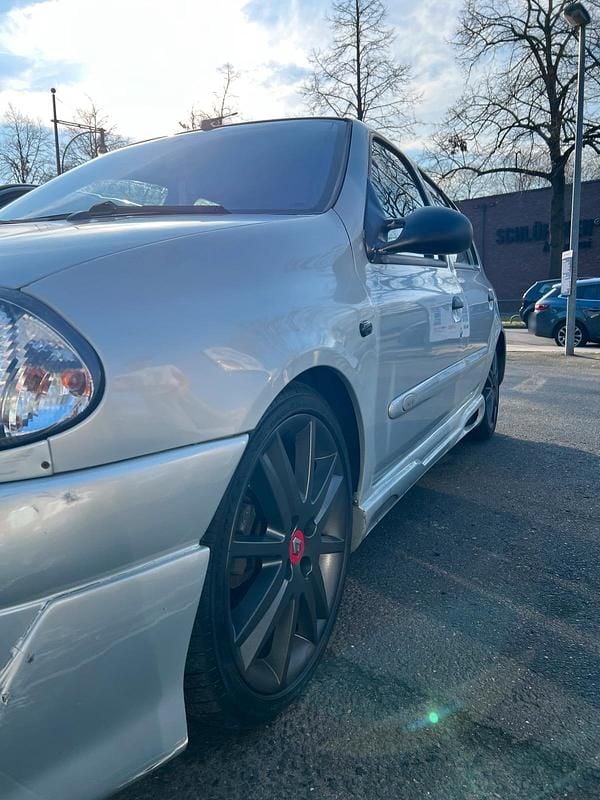 Gebraucht Renault Laguna 107 PS (78 kW) 2000 Grau Limousine