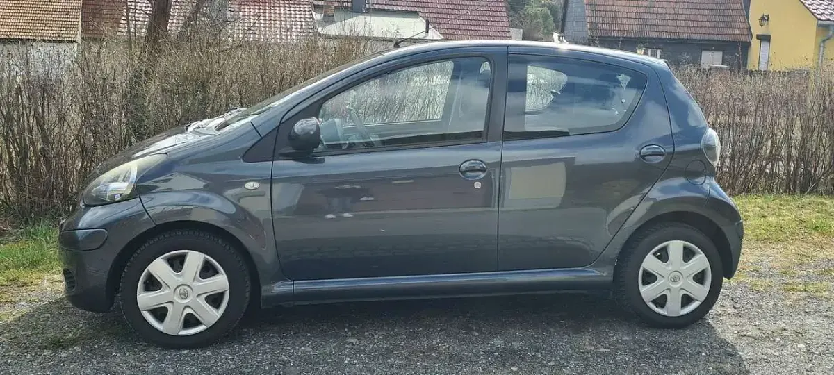 Gebraucht Toyota Aygo City 68 PS (50 kW) 2009 Schwarz Kleinwagen