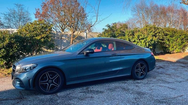 Gebraucht Mercedes C200 AMG line 184 PS (135 kW) 2019 Grau Coupé