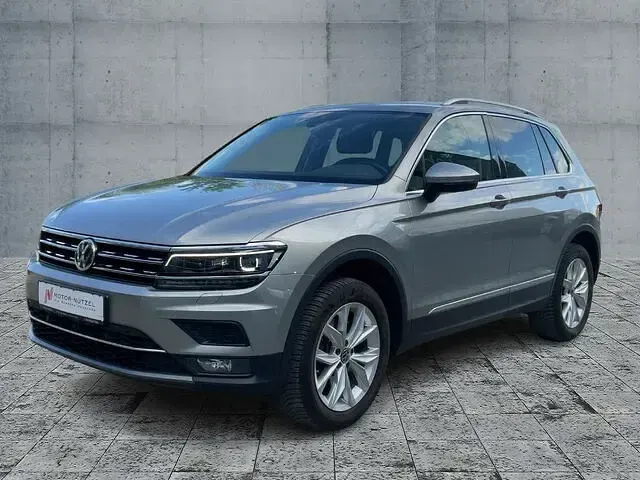 Gebraucht VW Tiguan Highline 190 PS (139 kW) 2020 Tungsten silver metallic SUV