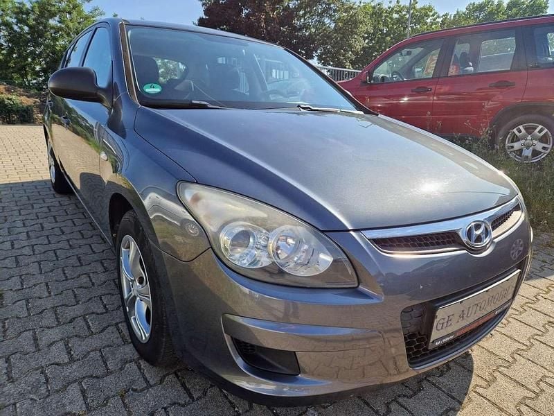 Gebraucht Hyundai i30 Edition+ 109 PS (80 kW) 2009 Steel grey Limousine