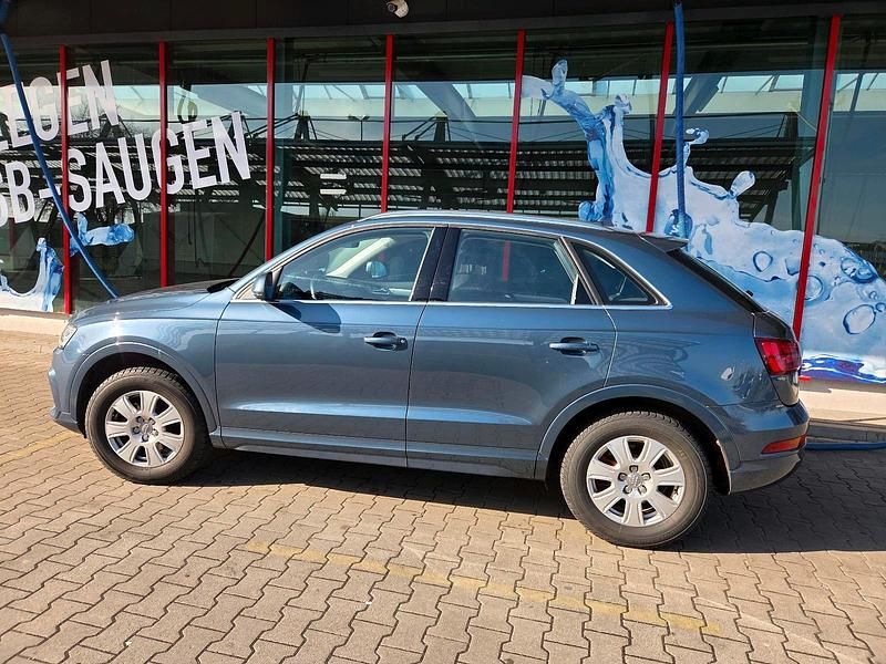 Gebraucht Audi Q3 Design 150 PS (110 kW) 2016 Blau SUV