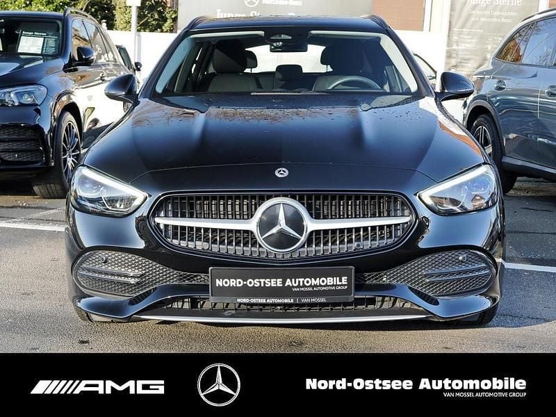 Gebraucht Mercedes C180 170 PS (125 kW) 2023 Unilack schwarz Kombi