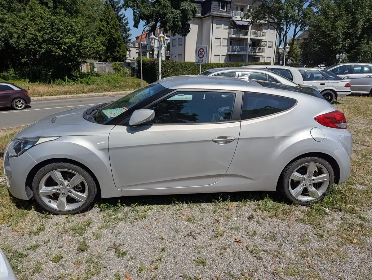 Gebraucht Hyundai Veloster 140 PS (102 kW) 2013 Silber Kleinwagen